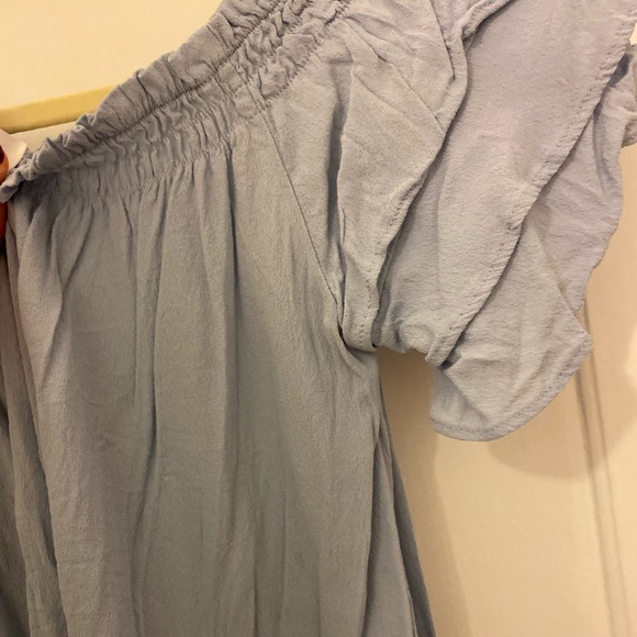 ASTR Ruffle Shoulder Top, Size Small, Excellent cond - Picture 4 of 5